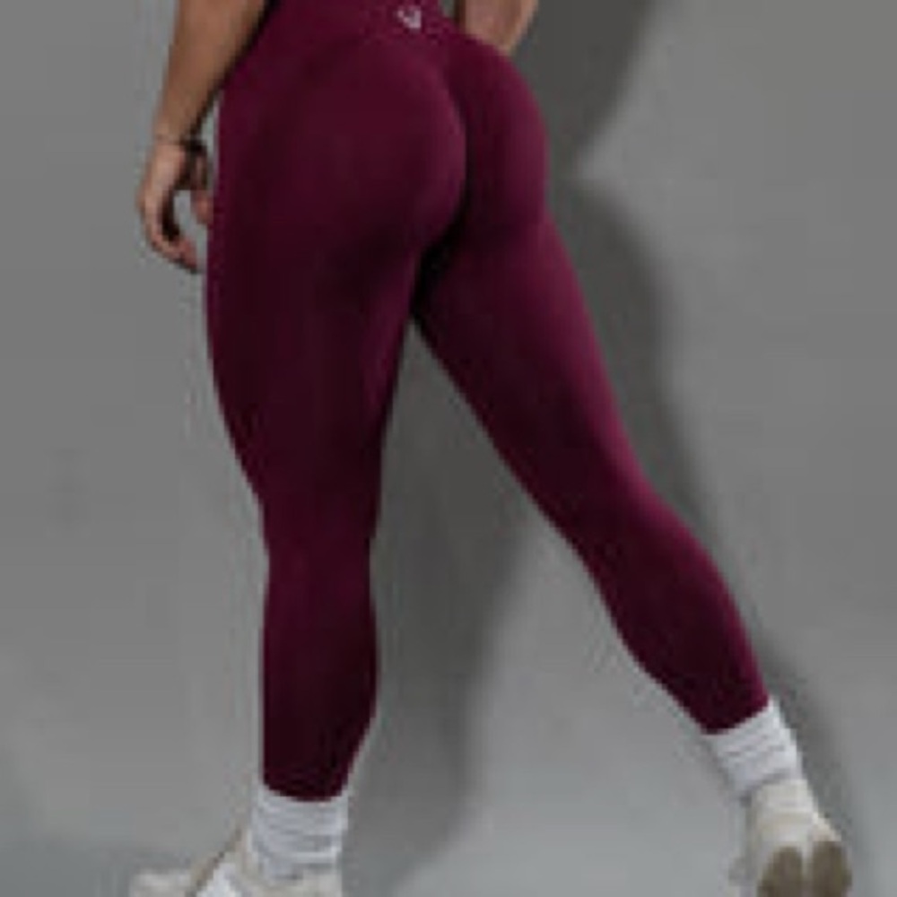 Violate the Dress Code Synergy Seamless Leggings